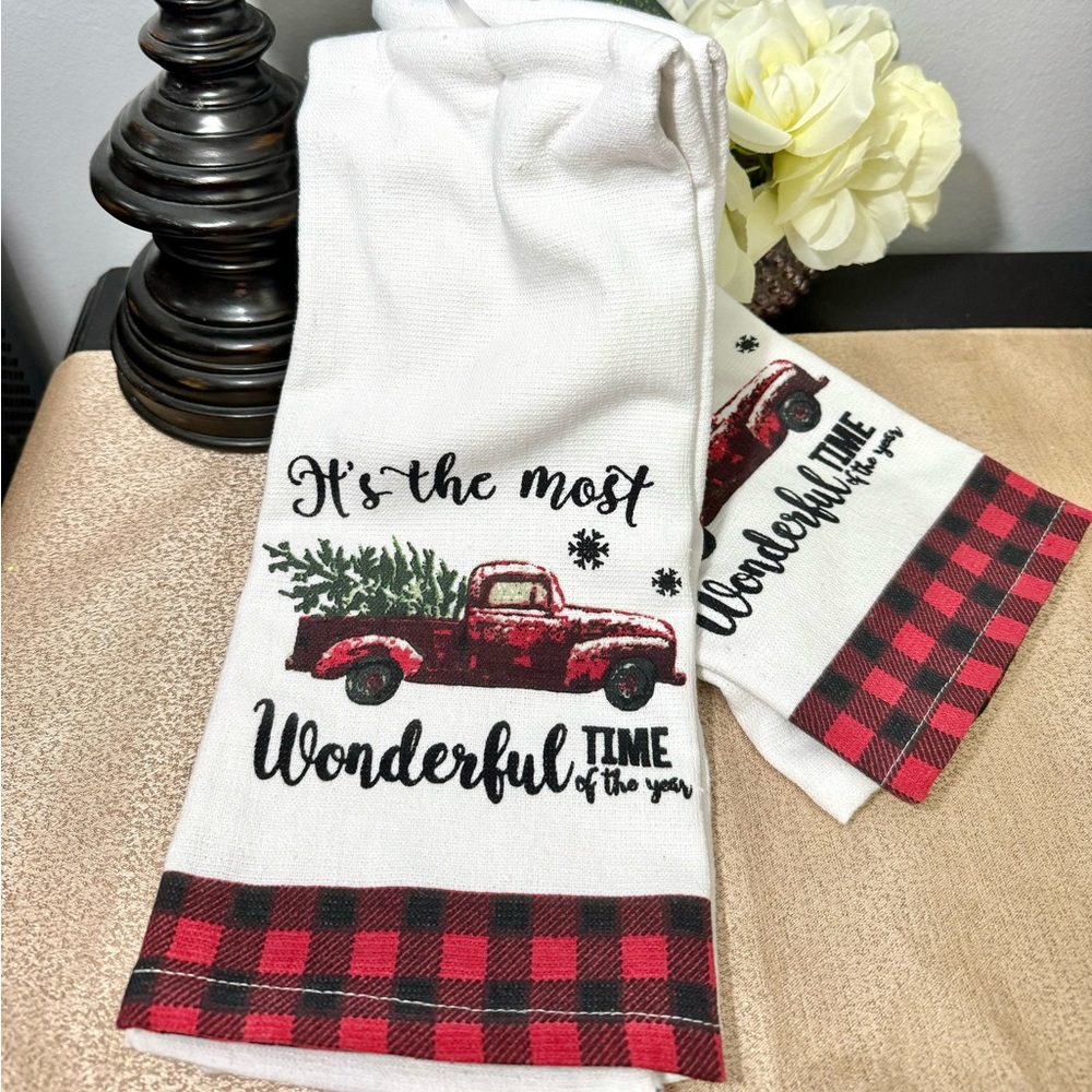 NWT Set of 2 It’s The Most Wonderful Time of The Year Plaid Kitchen Towels